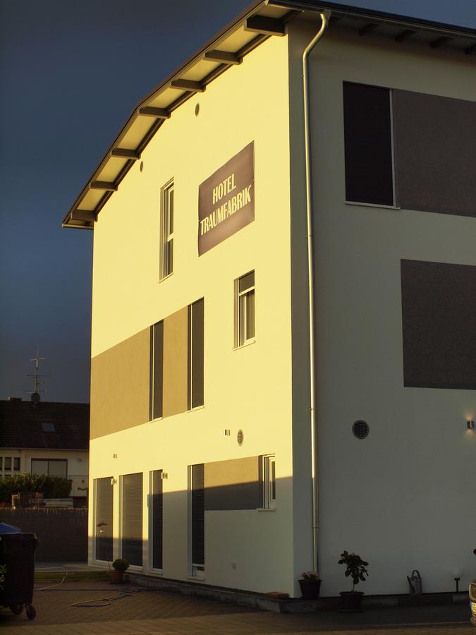 Hotel Traumfabrik Buettelborn Экстерьер фото